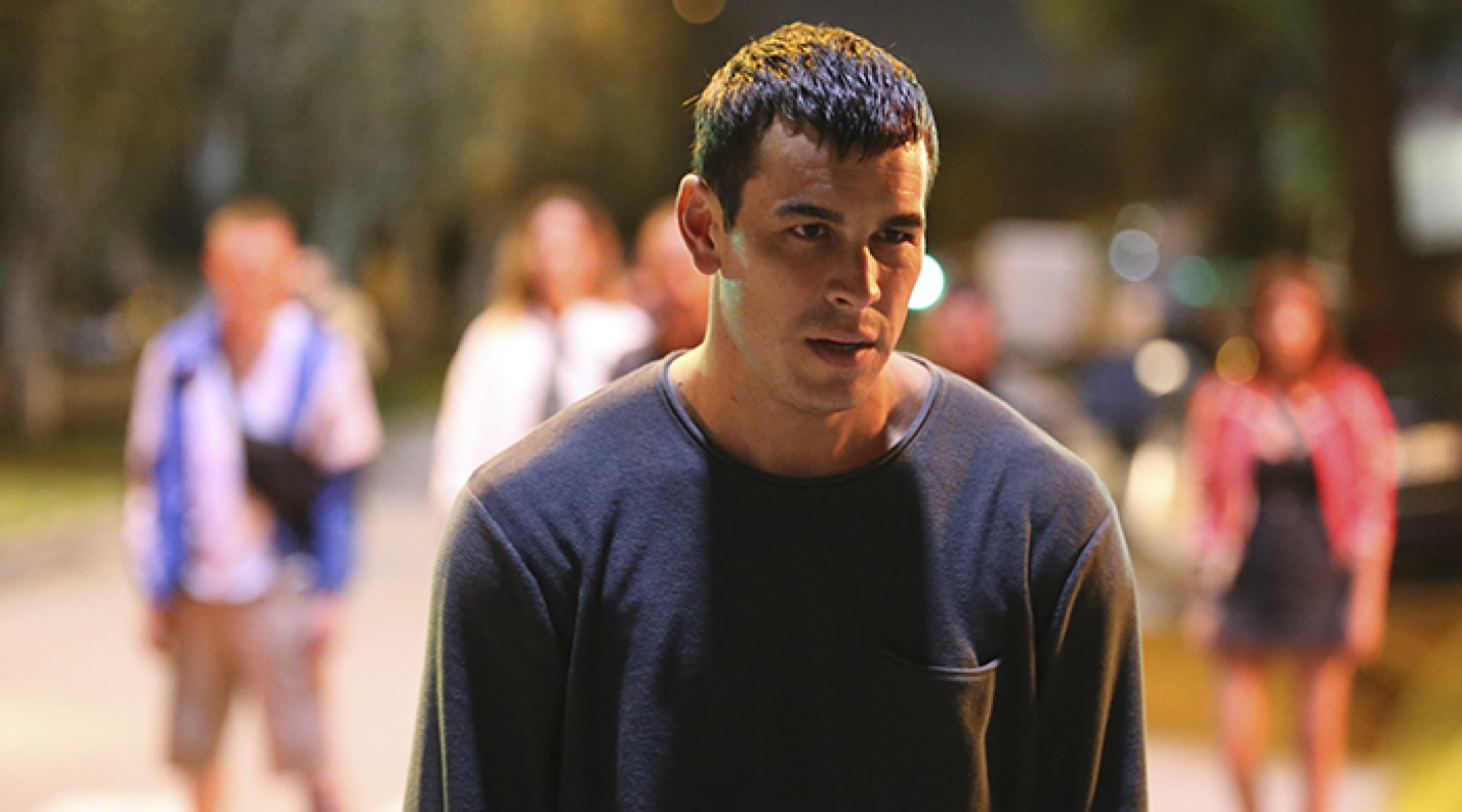 Mario Casas wins the Feroz Award for Best Actor for his role in 'Cross the Line'